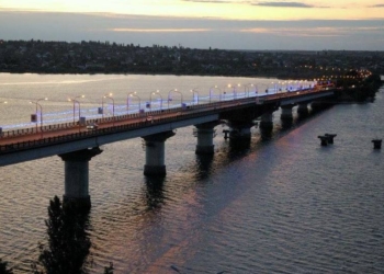 С министром инфраструктуры поговорили о капремонте аварийного Южнобугского моста в Николаеве. Оказалось, это забота городской власти