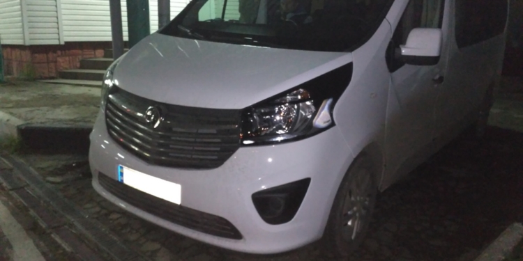 Старинные сабли, винтовки и топор пытался вывезти гражданин РФ из Украины