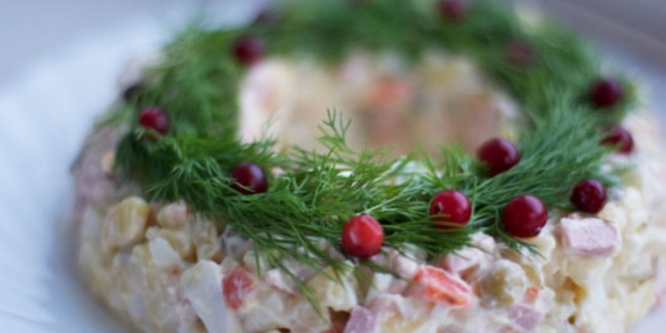 Индекс “Оливье”: за год популярный новогодний салат в Украине подорожал на 26%