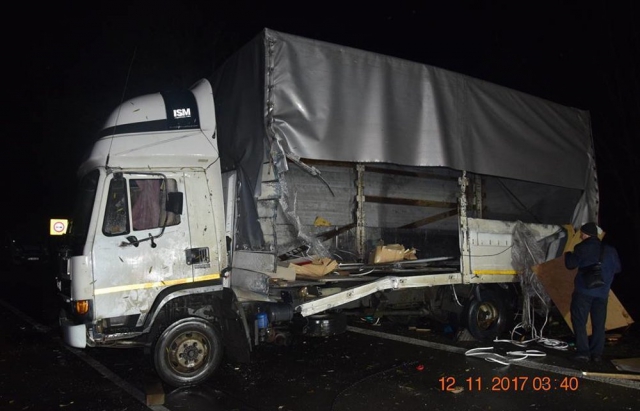 В Словакии украинский грузовик столкнулся с украинским микроавтобусом. Один погиб, трое тяжело ранены 1