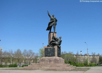Решается судьба двух памятников советской эпохи в Николаеве