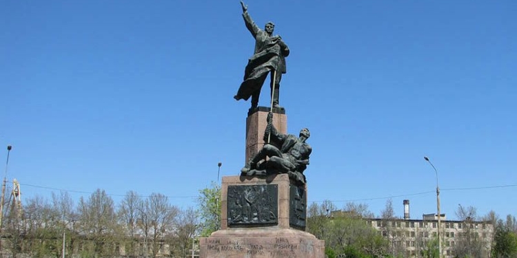 Решается судьба двух памятников советской эпохи в Николаеве