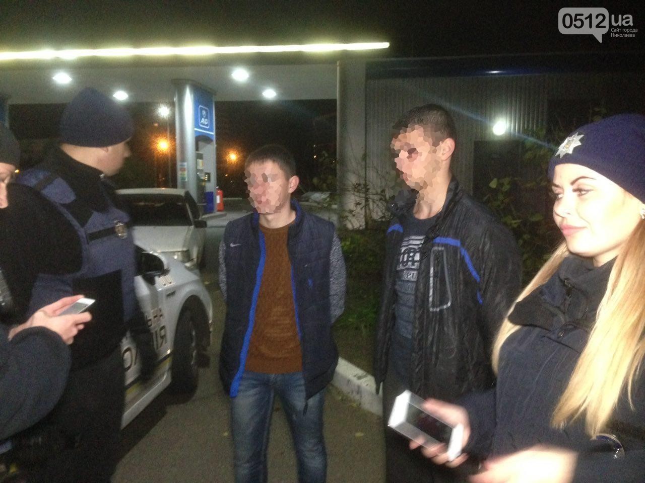 В Николаеве трое мужчин избили и ограбили снимавшего сюжет журналиста