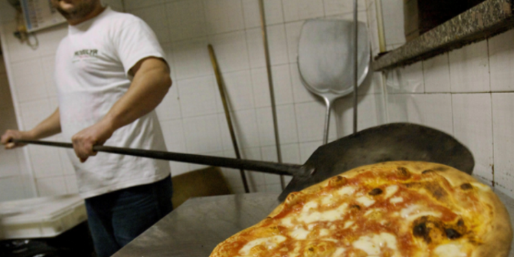 Итальянцы требует признать пиццу объектом Всемирного наследия ЮНЕСКО