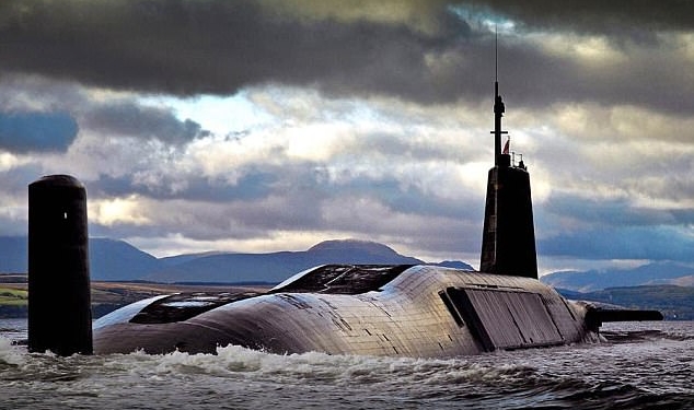 Скандал в британских ВМС. За секс и наркотики списана на берег часть экипажа подлодки