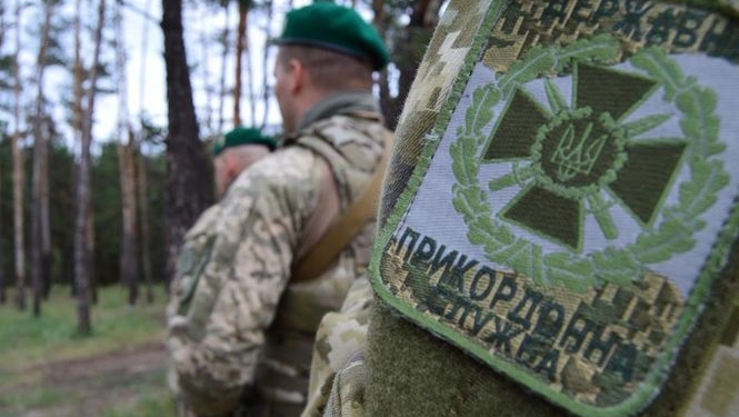 В РФ продлили арест похищенным украинским пограничникам