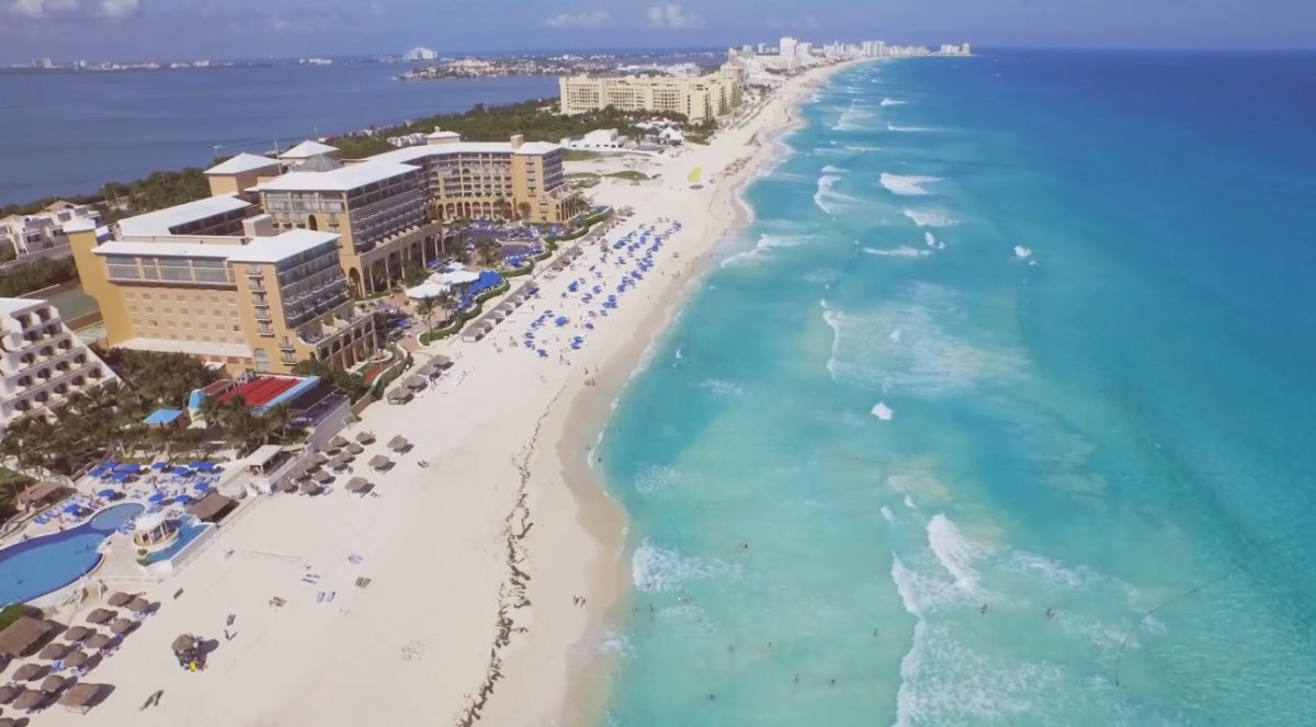 Хорошая работа – директор по приключениям на курорте. Зарплата – $10 тыс.