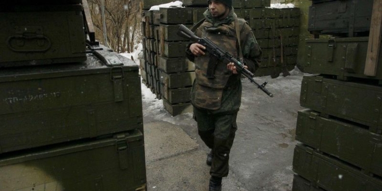 На Донбассе диверсанты атаковали склад вооружения украинской армии