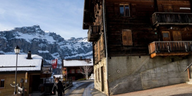 В Швейцарии согласившимся переехать в горную деревню заплатят более 21 тыс евро