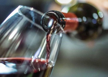 На аукционе в США вино 2015 года продали за $350 тыс