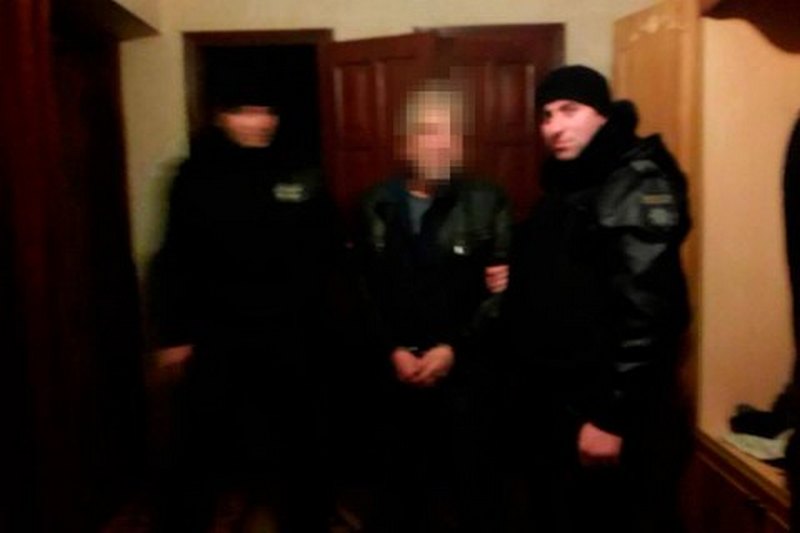 В Одесской области 73-летний пенсионер взял заложников и стрелял по прохожим 5