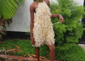 Дизайнер из Конго создает коллекцию одежды из презервативов