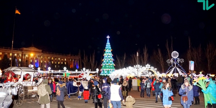 И световые фигуры, и Iphone X от губернатора Савченко: как в Николаеве Главную елку открывали