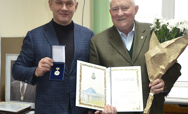Николаевец удостоен медали и грамоты Верховной Рады «За заслуги перед украинским народом»