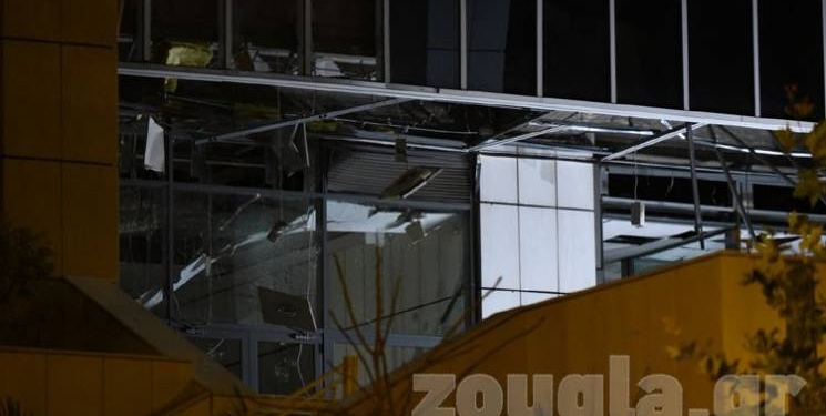 У входа в здание Афинского апелляционного суда взорвалась бомба