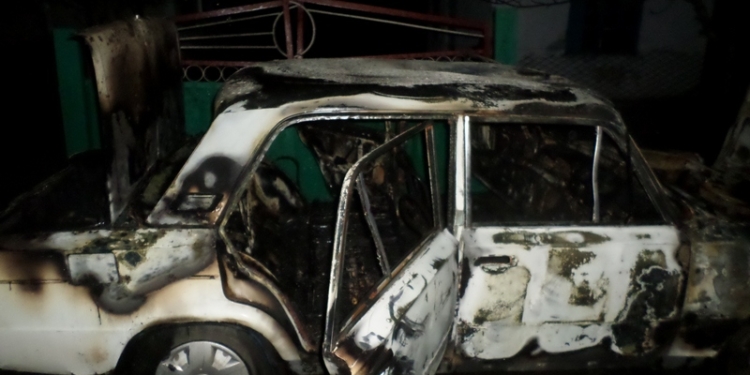 В Николаеве горел балкон в многоэтажке, а в Снигиревском районе – «шестерка»