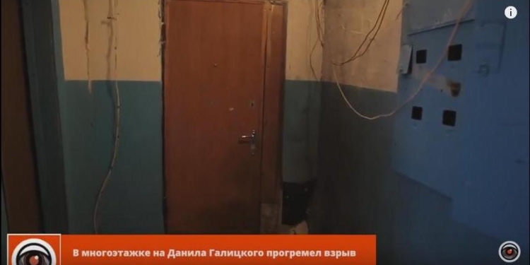 Сотрудница полиции Днепра пострадала в результате взрыва неустановленного предмета у себя дома