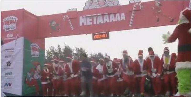 «Беги, Санта, беги»: в Мексике тысячи Санта-Клаусов вышли на забег 1