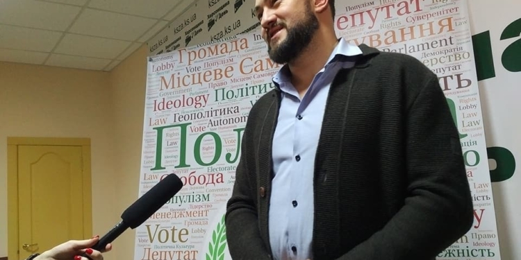 В Херсоне представители «Национального корпуса» пытались сорвать выступление депутата Николаевского облсовета