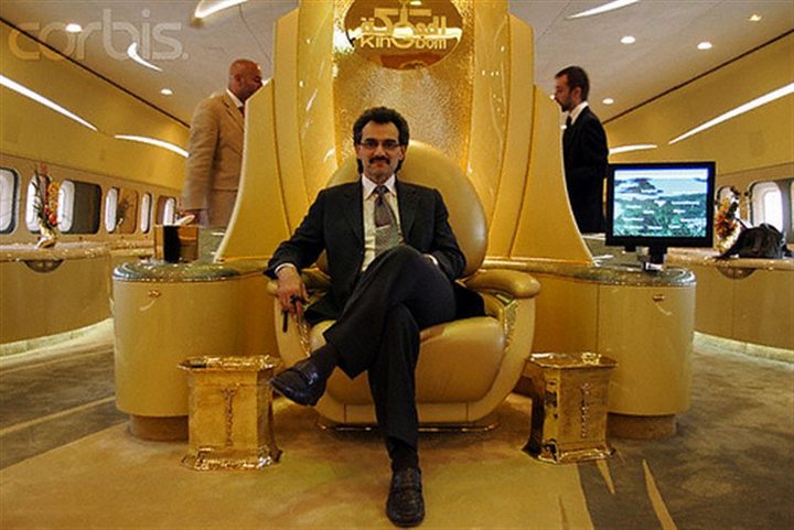 Власти Саудовской Аравии требуют от принца аль-Валида бин Талала, задержанного по делу о коррупции, не менее 6 млрд. долларов 1
