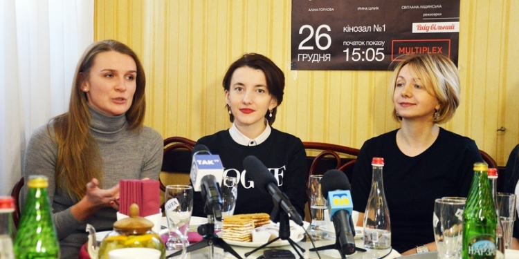 Непридуманные истории женщин на войне на Донбассе: в Николаеве прошел бесплатный показ фильма «Невидимый батальон»