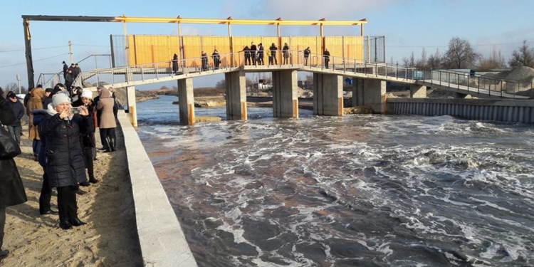 Чтобы упала соленость: Тилигульский лиман соединили с Черным морем