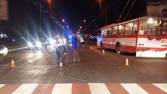 В Николаеве на пешеходном переходе сбили молодую женщину с 3-летним ребенком – обе в тяжелом состоянии 1