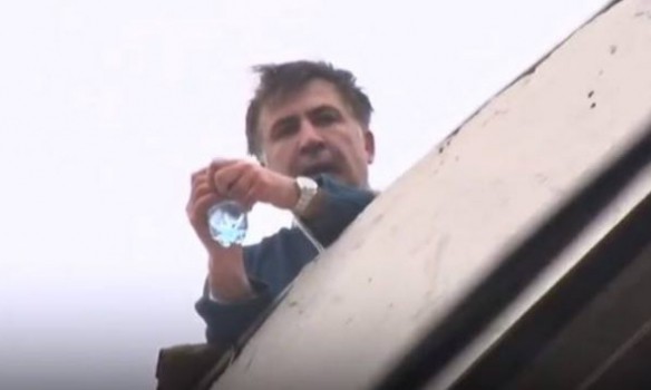 Бег по крыше не помог: правоохранители задержали Саакашвили 1