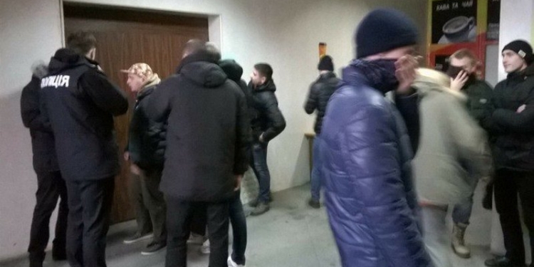 “Национальный корпус” сорвал пленум комсомольцев в Киеве