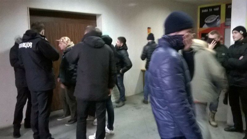 "Национальный корпус" сорвал пленум комсомольцев в Киеве 5