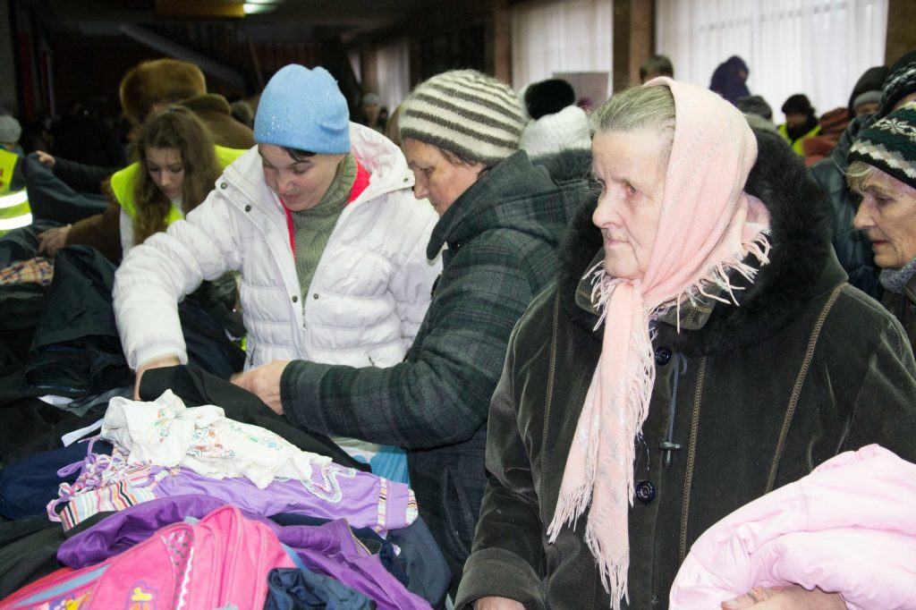 На Рождество волонтеры поделились частичкой света с малообеспеченными семьями Николаева 20