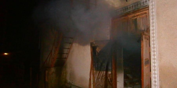 В Николаевской области горел заброшенный дом с мебелью. Мебель горела особенно хорошо