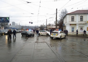 В Харькове неизвестный со взрывчаткой захватил отделение “Укрпочты”