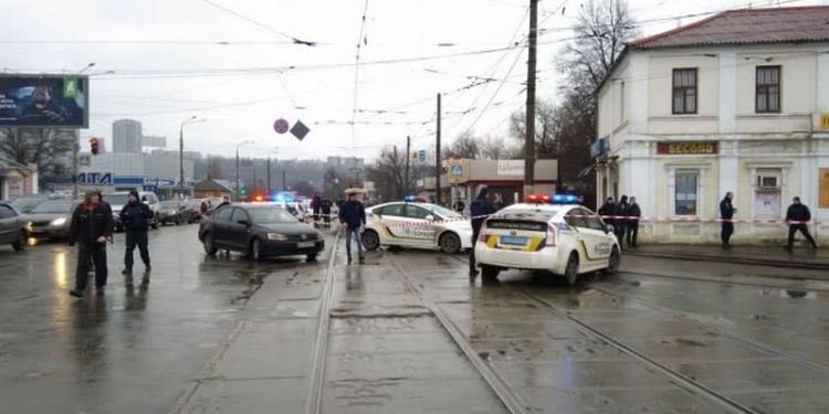 В Харькове неизвестный со взрывчаткой захватил отделение “Укрпочты”