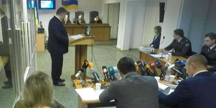 Авакова допросили в суде. Он рассказал, как ездил в Крым, – поговорить с Януковичем о дальнейших планах