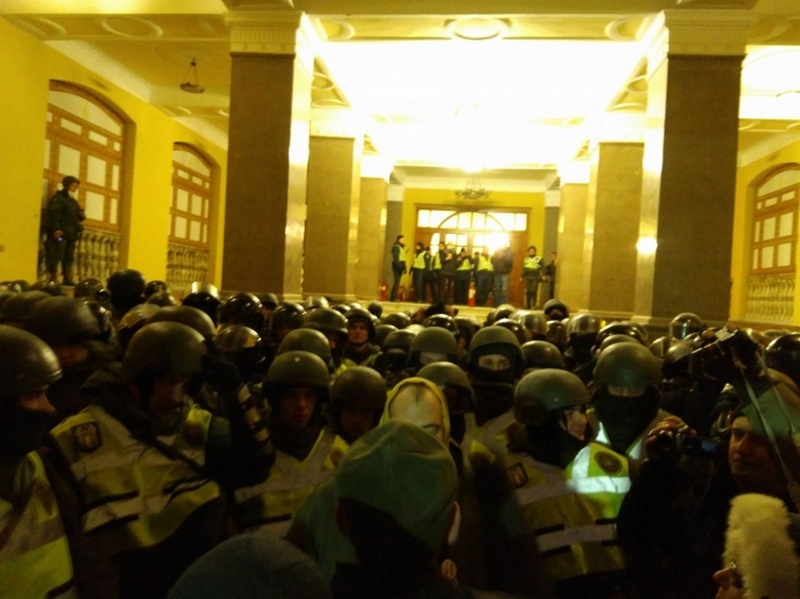 Полиция открыла два дела из-за попытки захвата Октябрьского дворца сторонниками Саакашвили 1