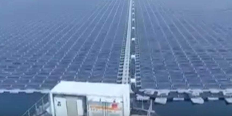 В Китае из затопленной шахты сделали плавучую солнечную электростанцию