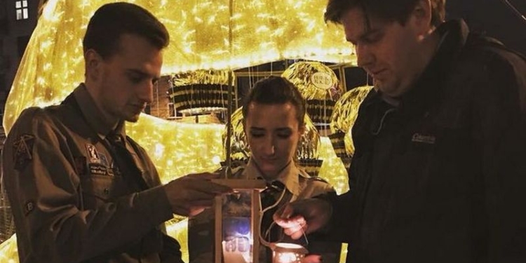 Пластуны доставили Вифлеемский огонь мира в Киев