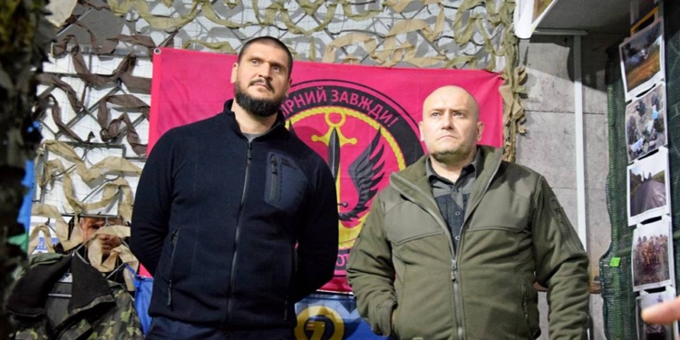 В Николаеве губернатор Николаевщины сводил нардепа Дмитрия Яроша в музей АТО