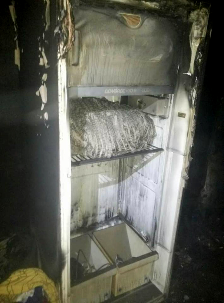 Во Врадиевке из-за короткого замыкания загорелся частный дом – спасатели вызволили из задымленного помещения двух женщин 3