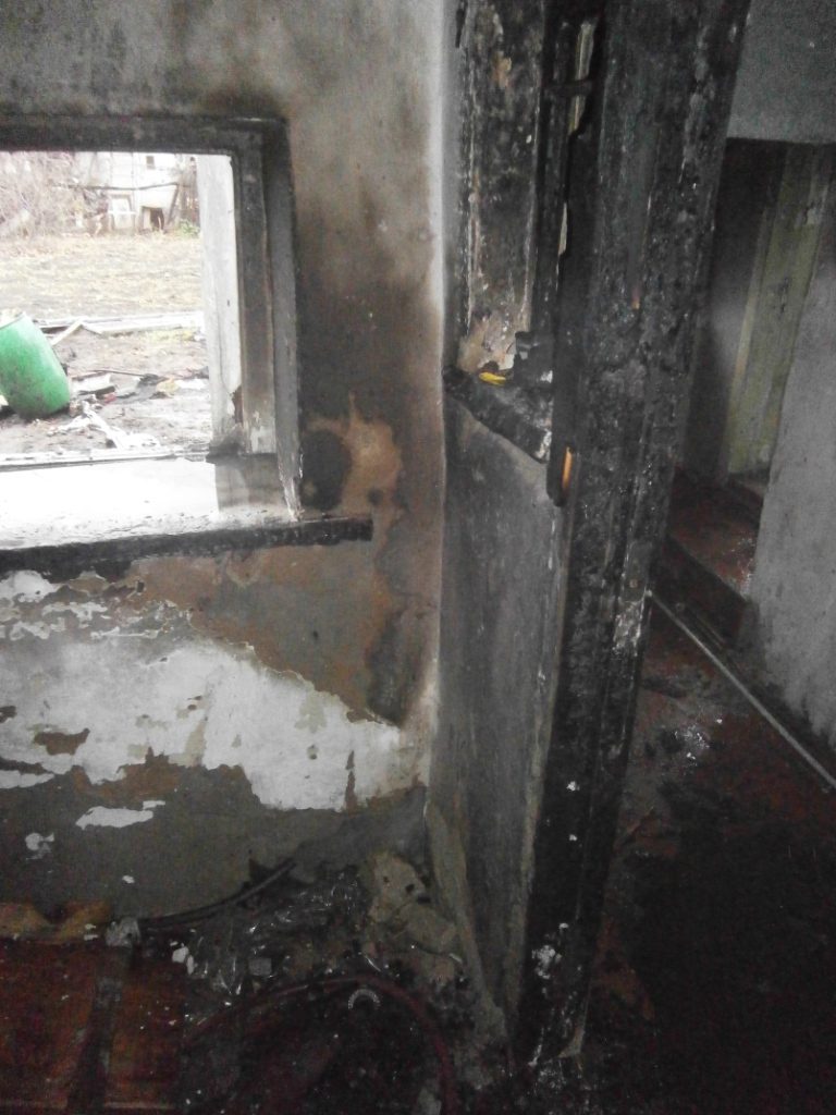 В частном доме в Вознесенске одновременно загорелось и в комнате, и в подвале. Что – еще надо разбираться 1