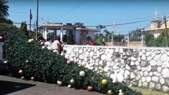 Последнее рождество: в Гватемале рождественская елка убила студентов
