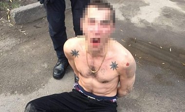 В Одессе пьяный водитель пытался заехать на машине в супермаркет