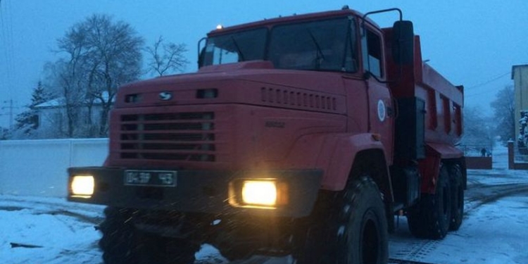 Из-за непогоды движение транспорта на Закарпатье парализовано