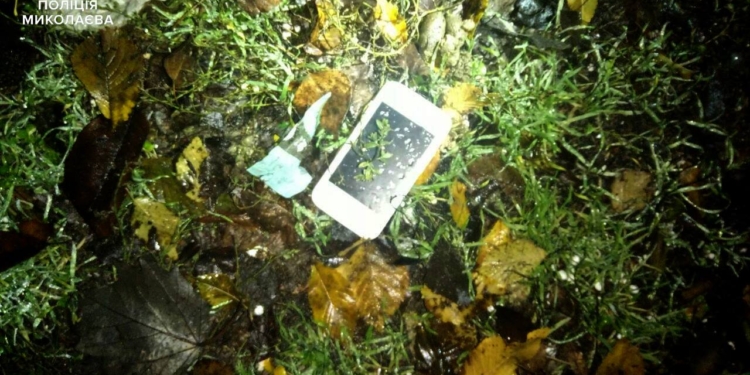 В Николаеве разбойник использовал фонарик с электрошокером, чтобы ограбить беззащитную женщину