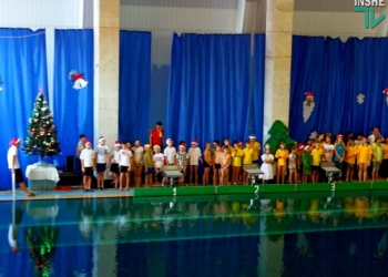 Воспитанники ДЮСШ “Зоря” по плаванию мечтают вернуться в свой бассейн. А он вместе со спорткомплексом может стать городским