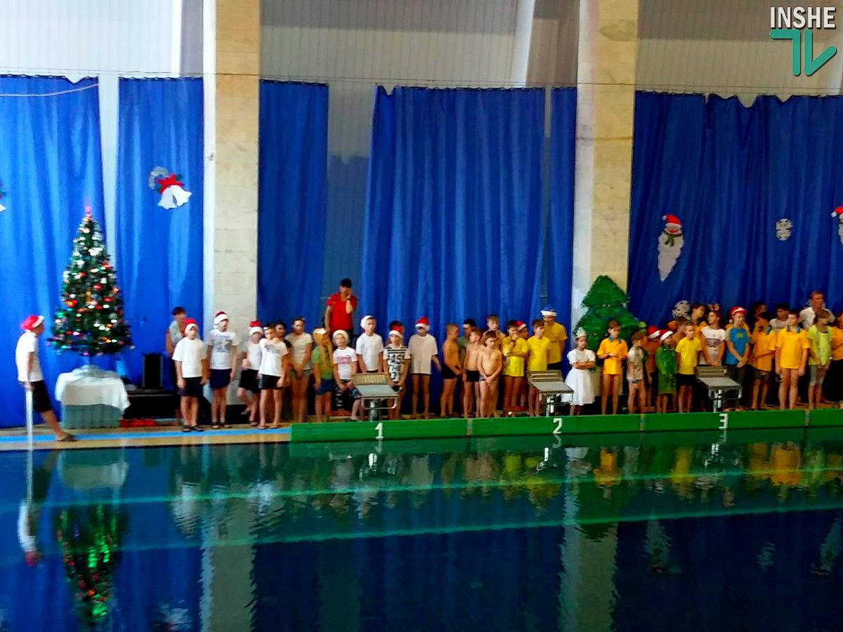 Воспитанники ДЮСШ “Зоря” по плаванию мечтают вернуться в свой бассейн. А он вместе со спорткомплексом может стать городским