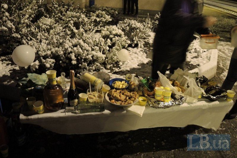 Новый поезд «Львов – Запорожье» жители Первомайска встречали с шампанским и тортом 3