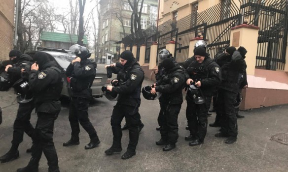 Бег по крыше не помог: правоохранители задержали Саакашвили 5