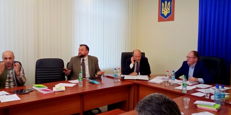 Депутаты Николаевского облсовета хотят влиять на распределение средств областного территориального дорожного фонда. А ОГА этого не хочет